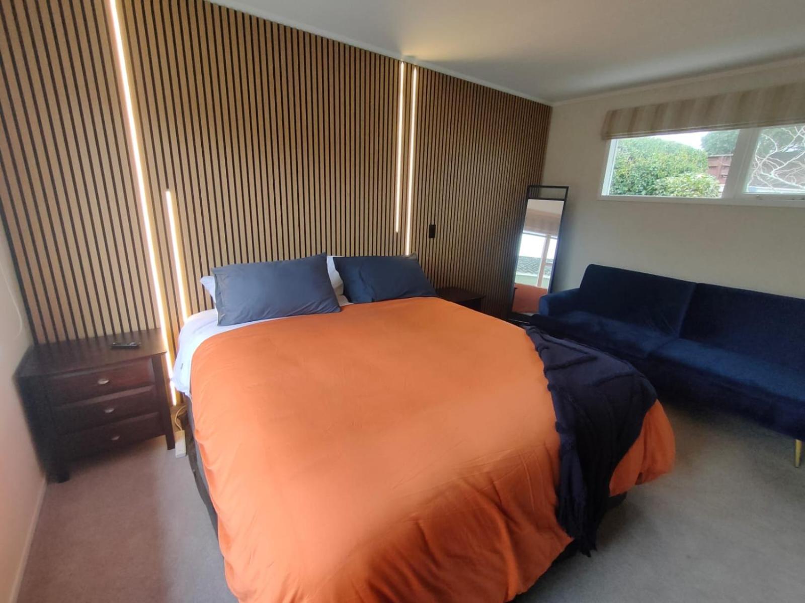 Retro 4 Bedroom Home, Warm And Welcoming, Quiet Location Porirua Dış mekan fotoğraf