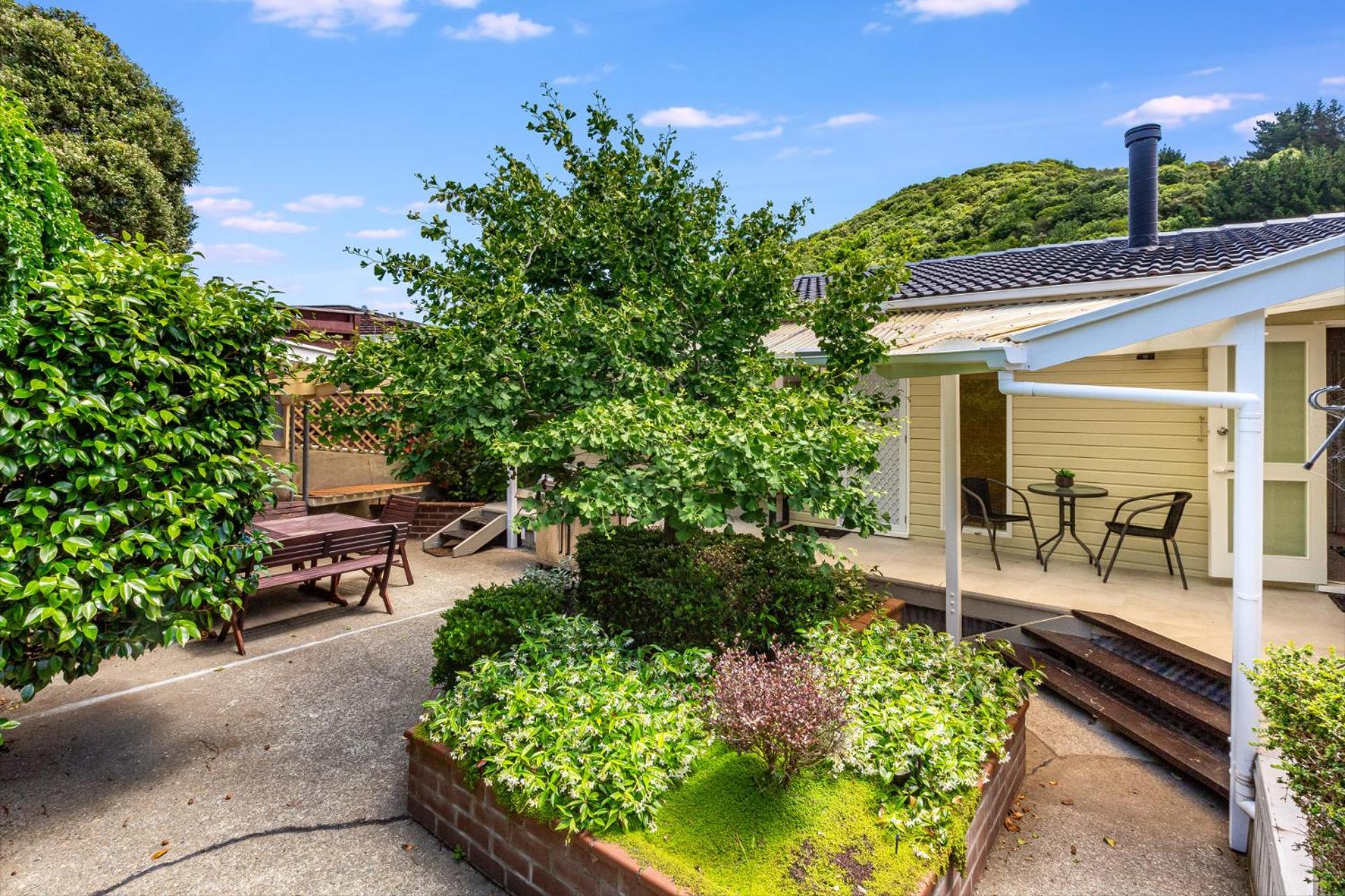 Retro 4 Bedroom Home, Warm And Welcoming, Quiet Location Porirua Dış mekan fotoğraf