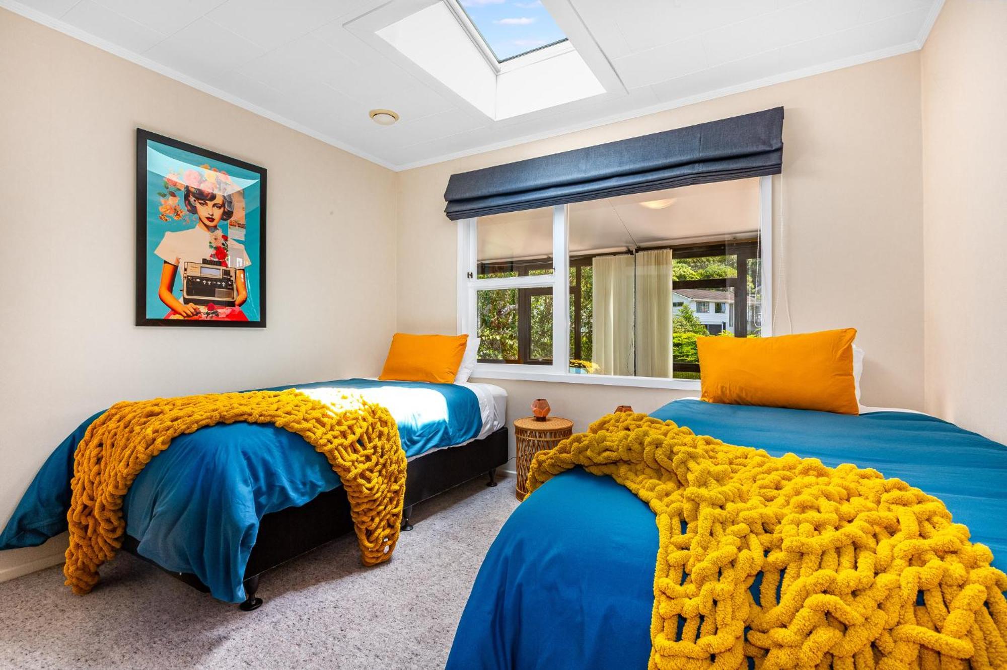 Retro 4 Bedroom Home, Warm And Welcoming, Quiet Location Porirua Dış mekan fotoğraf